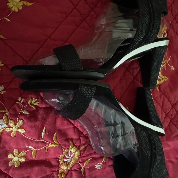 Onex Sz 6 Elegant Black Women's Heels EUC😊😊 - Picture 5 of 13